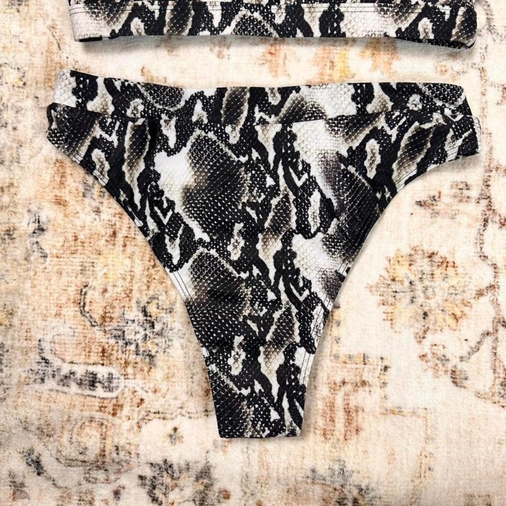 NEW Womens Small Bikini Set Black & White Snakeskin Print Bralette Cheeky Bottom - Picture 5 of 8
